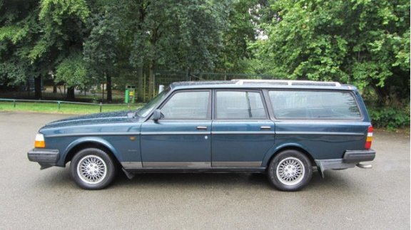 Volvo 240 - 2.0i Polar Youngtimer - 1