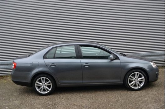 Volkswagen Jetta - 1.4 TSI Trendline AIRCO ELEK.RAMEN TREKHAAK + INRUIL MOGELIJK - 1