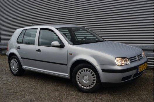 Volkswagen Golf - 1.6 Comfortline 5DRS. AIRCO CD + INRUIL MOGELIJK - 1