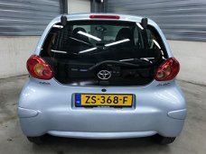 Toyota Aygo - 1.0-12V 5drs AIRCO koppeling nieuw