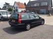 Volvo V70 - 2.4 Comfort Line 7 PERSOONS AUTOMAAT - 1 - Thumbnail