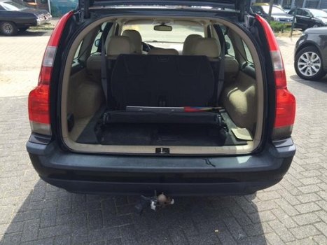 Volvo V70 - 2.4 Comfort Line 7 PERSOONS AUTOMAAT - 1