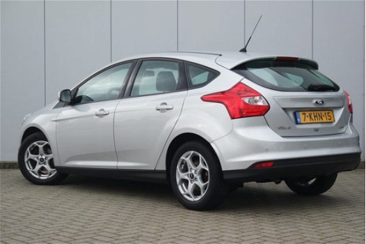 Ford Focus - Trend 1.0 Ecoboost 100 PK | Parkeersensoren achter | Navigatie | Cruise control | Metal - 1