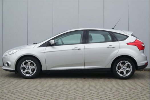 Ford Focus - Trend 1.0 Ecoboost 100 PK | Parkeersensoren achter | Navigatie | Cruise control | Metal - 1