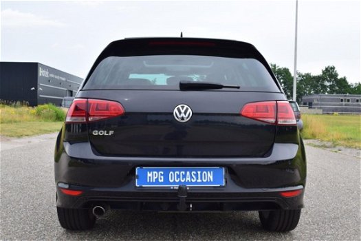 Volkswagen Golf - 1.6 TDI Highline R-Line, Pano, Navi, Clima, Stoelvw, Leder - 1