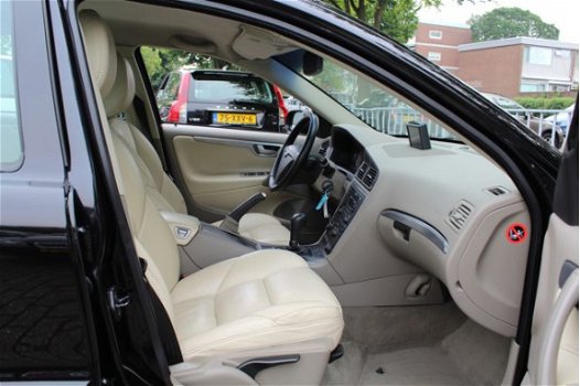 Volvo V70 - 2.4 T5 260pk Summum Soft-leder Four-C Mobility - 1