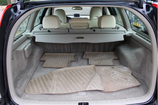 Volvo V70 - 2.4 T5 260pk Summum Soft-leder Four-C Mobility - 1