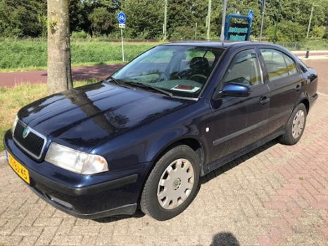 Skoda Octavia - 1.6 GLX Century - 1