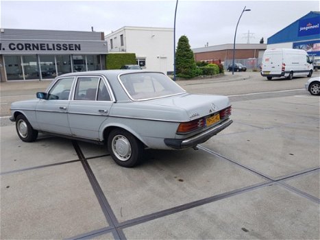 Mercedes-Benz 200-280 (W123) - 200-serie (200 D 1983 ZUINIG EN ZELDZAAM - 1