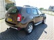 Dacia Duster - 1.6 Lauréate 2wd [ airco, audio, lmv, trekhaak, pdc ] - 1 - Thumbnail