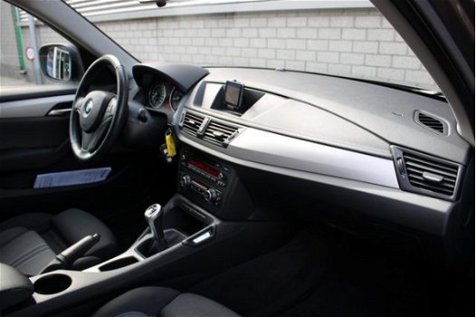 BMW X1 - 1.8i sDrive Executive | Navigatie | Cruise Control | Parkeersensoren achter - 1