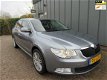 Skoda Superb - 1.4 TSI Comfort //APK//NAP//Airco//Cruise//6Bak//Elec.Ramen//CV+AB//Trekhaak// - 1 - Thumbnail