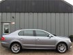 Skoda Superb - 1.4 TSI Comfort //APK//NAP//Airco//Cruise//6Bak//Elec.Ramen//CV+AB//Trekhaak// - 1 - Thumbnail