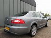 Skoda Superb - 1.4 TSI Comfort //APK//NAP//Airco//Cruise//6Bak//Elec.Ramen//CV+AB//Trekhaak// - 1 - Thumbnail