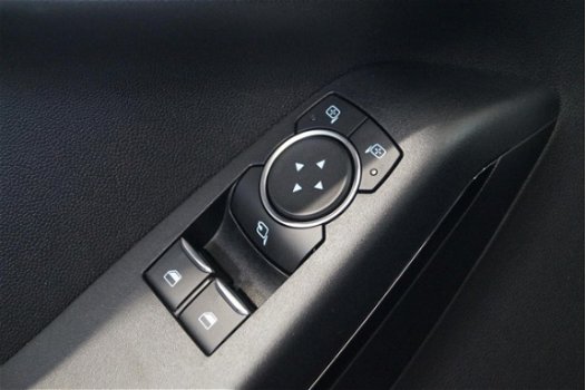 Ford Fiesta - 85pk 5D Trend Airconditioning Navigatie Parkeersensor Cruisecontrol Voorruitverwarming - 1