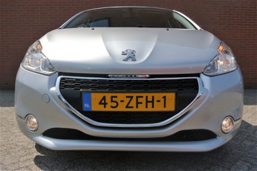 Peugeot 208 - 1.2 VTi Blue 5 deurs Airco Rijklaarprijs - 1