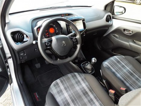 Peugeot 108 - 1.0 e-VTi 72 pk Allure TOP | ECC | Bluetooth Carkit en Audio | Stoelverwarming | LMV | - 1
