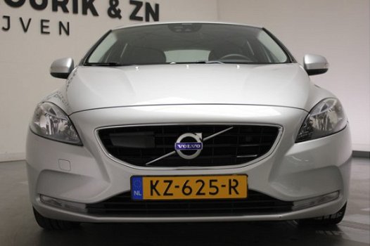 Volvo V40 - 1.6 D2 | ADAPTIVE CRUISE | CLIMATE | A-U-R-CAMERA - 1