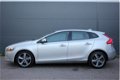 Volvo V40 - 1.6 D2 | ADAPTIVE CRUISE | CLIMATE | A-U-R-CAMERA - 1 - Thumbnail