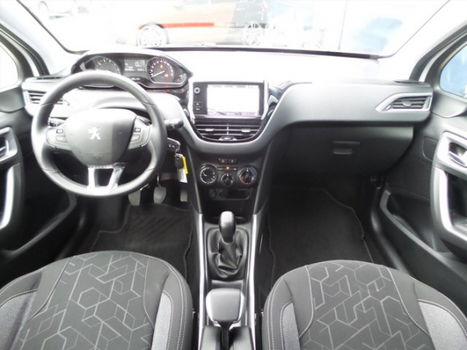 Peugeot 2008 - 1.2 110pk Blue Lion NAVIGATIE - 1