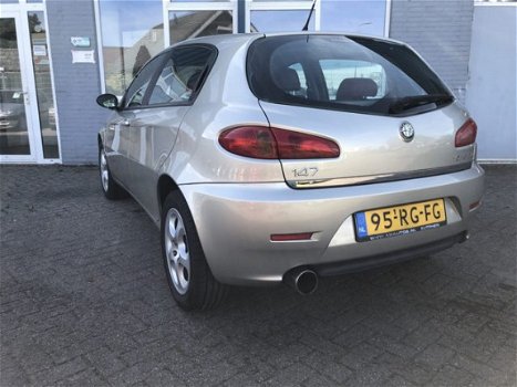 Alfa Romeo 147 - 1.6 TS Distinctive AIRCO & NIEUW APK - 1