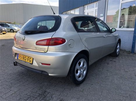 Alfa Romeo 147 - 1.6 TS Distinctive AIRCO & NIEUW APK - 1