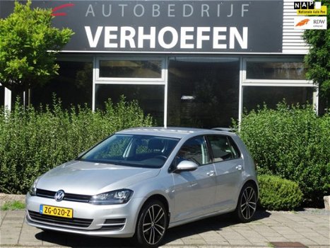 Volkswagen Golf - 1.2 TSI Connected Series - CLIMITH CONTR - PDC - AUTOMAAT - Z.G.A.N - 1