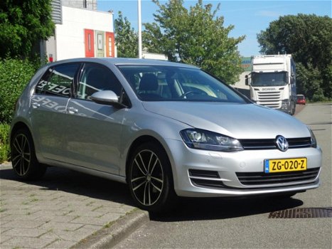Volkswagen Golf - 1.2 TSI Connected Series - CLIMITH CONTR - PDC - AUTOMAAT - Z.G.A.N - 1