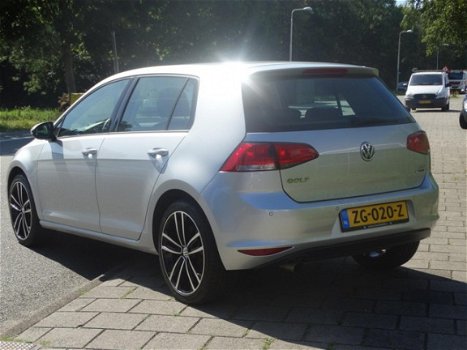Volkswagen Golf - 1.2 TSI Connected Series - CLIMITH CONTR - PDC - AUTOMAAT - Z.G.A.N - 1