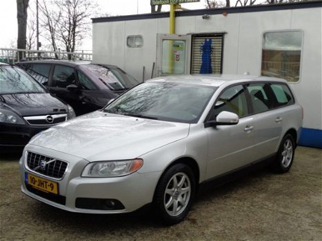Volvo V70 - 2.4D LIMITED EDITION Automaat Leer Airco Navi - 1