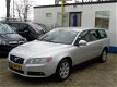 Volvo V70 - 2.4D LIMITED EDITION Automaat Leer Airco Navi - 1 - Thumbnail