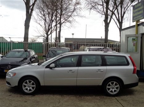 Volvo V70 - 2.4D LIMITED EDITION Automaat Leer Airco Navi - 1