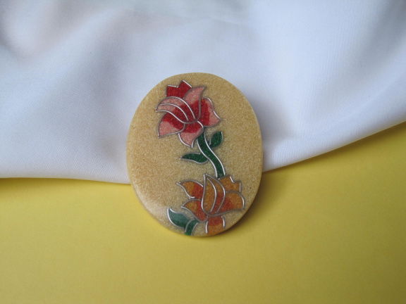 Broche kunststof cloisonné stijl bloemen in zilverkleurig randje 5.9x4.7 cm. - nr. 1