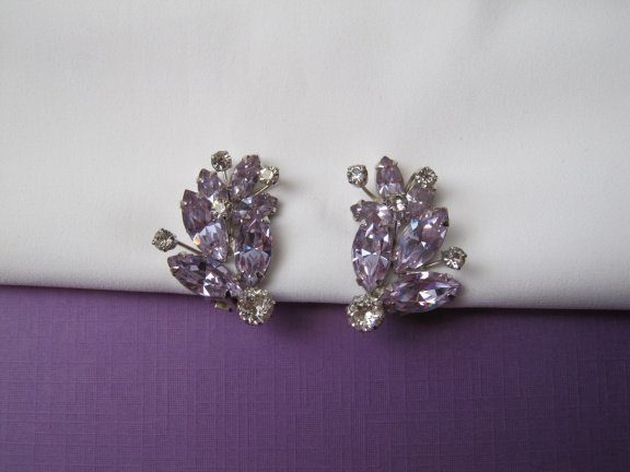 Broche Weiss zilverkleurig bloemen tuil licht paars kristal rijnstenen 5.0x4.8 cm. - Afbeelding 6