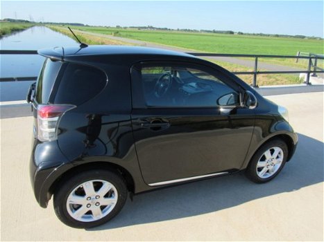 Toyota iQ - 1.0 VVTi Black Edition, 4 zitplaatsen, airco, - 1