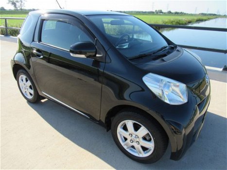 Toyota iQ - 1.0 VVTi Black Edition, 4 zitplaatsen, airco, - 1