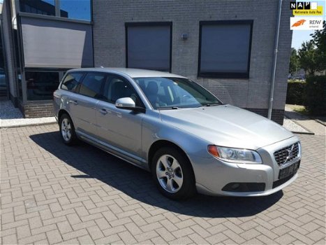 Volvo V70 - 2.5T Momentum Automaat, RTi navi, 1e eigenaar. 118.000km - 1