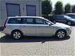 Volvo V70 - 2.5T Momentum Automaat, RTi navi, 1e eigenaar. 118.000km - 1 - Thumbnail