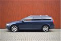 Volvo V70 - 2.5 FT-231PK-Summum-Leer-Navi-BLIS-Trekhaak - 1 - Thumbnail