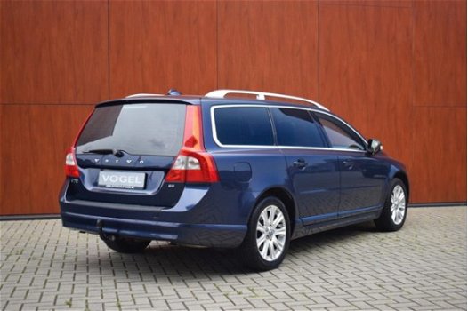 Volvo V70 - 2.5 FT-231PK-Summum-Leer-Navi-BLIS-Trekhaak - 1