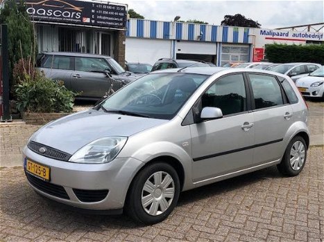 Ford Fiesta - 1.3 Ambiente 2005 Airco 5-deurs Stuurbekrachtiging Goed rijdend - 1