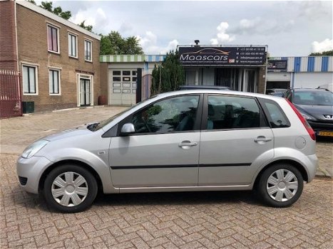 Ford Fiesta - 1.3 Ambiente 2005 Airco 5-deurs Stuurbekrachtiging Goed rijdend - 1