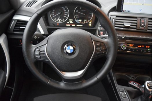 BMW 1-serie - 116d Executive navi prof, sportstoelen, afn. trekhaak, cruise control, climate, PDC - 1