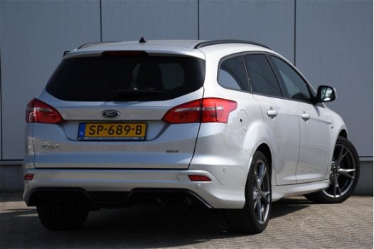 Ford Focus - 1.0 EcoBoost 125pk ST Line | NAVI | PARK ASSIST | PRIVACY GLASS - 1