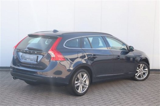 Volvo V60 - D3 Aut. Momentum, Winter & Family Line, Navi - 1