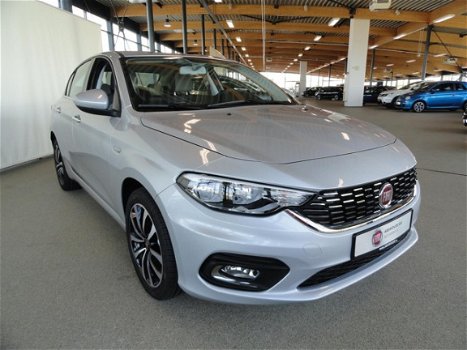 Fiat Tipo. - 1.4 95PK Lounge, Lage KM's, *Actieprijs - 1