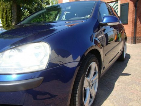 Volkswagen Golf - 1.6 FSI Trendline - 1