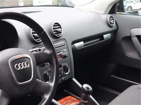 Audi A3 Sportback - 5Drs 1.6 FSI H6 Ambiente Clima, Trekhaak, CruiseC, Nieuwe Ketting&Koppeling, Net - 1