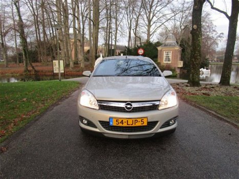 Opel Astra TwinTop - 1.8 Cosmo airco.leer.stoelverwarming.trekhaak.parkeersensor.navigatie - 1