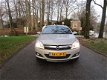 Opel Astra TwinTop - 1.8 Cosmo airco.leer.stoelverwarming.trekhaak.parkeersensor.navigatie - 1 - Thumbnail